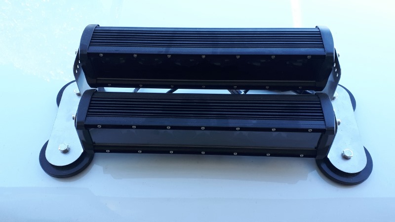 Double row LED light bar mounts with magnets