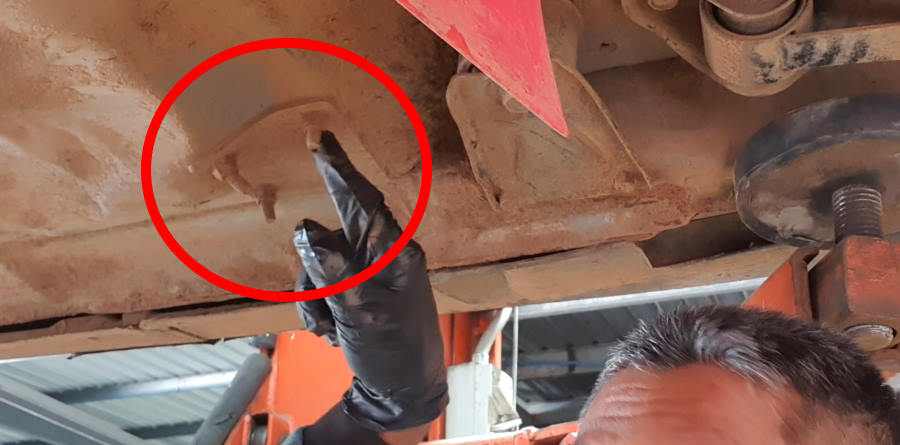 Roll cage bolts installed incorrectly- deadly dangerous!